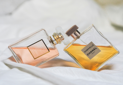 Jak wybrać perfum na podstawie osobowości? Zwróć uwagę na te szczegóły.