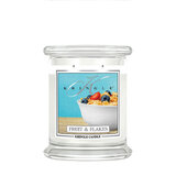 Kringle Candle Fruit & Flakes świeca zapachowa średnia z 2 knotami (411 g)