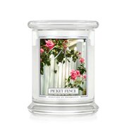 Kringle Candle Picket Fence średnia świeca zapachowa z 2 knotami (411 g)
