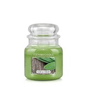 Country Candle Sage & Cedar świeca zapachowa średnia 2 knoty (453 g)