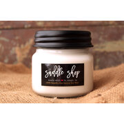 MILKHOUSE CANDLE Saddle Shop świeca zapachowa Farmhouse Jar (198 g)