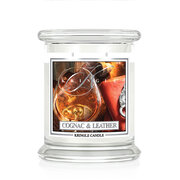 Kringle Candle Cognac & Leather średnia świeca zapachowa z 2 knotami (411 g)