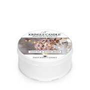 Świeca zapachowa Kringle Candle Aurum & Evergreen (42 g)