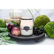MILKHOUSE CANDLE Świeca zapachowa Śliwki i Czarny BUTTER JAR (624 g)
